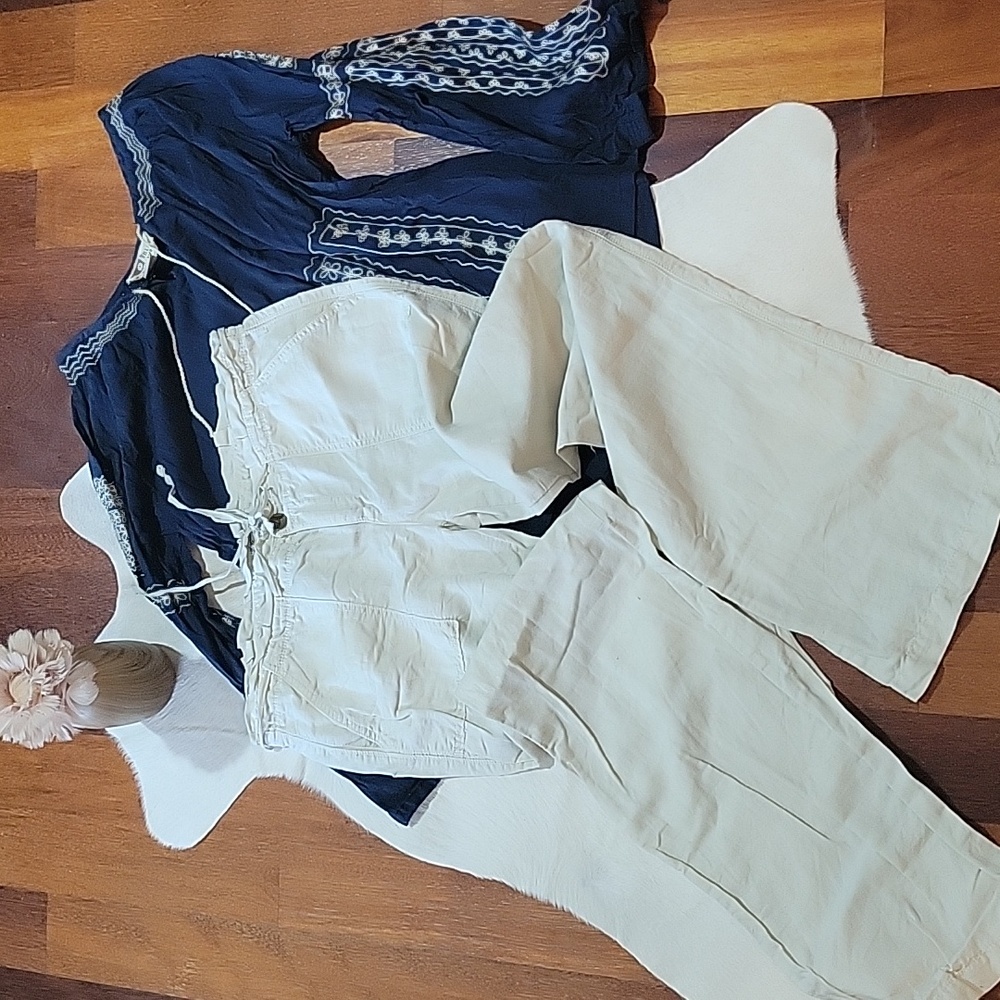 AE Cream Low Rise Wide Leg Pants 8